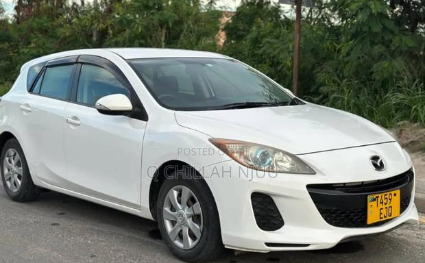 Mazda Axela 2012 White