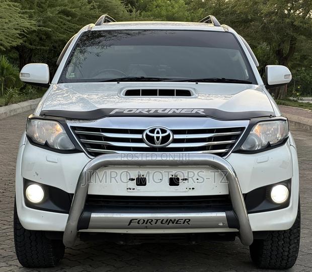 Toyota Fortuner 2013 White