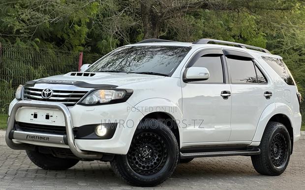 Toyota Fortuner 2013 White