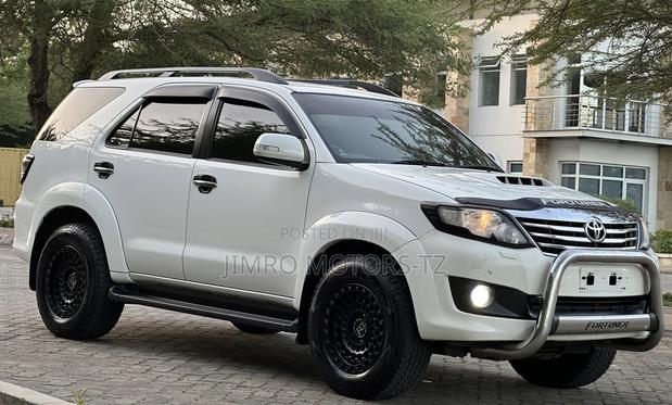 Toyota Fortuner 2013 White