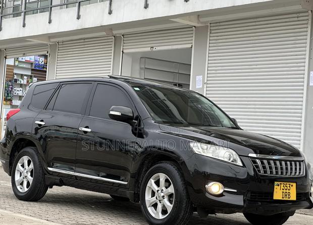 Toyota Vanguard 2011 Black
