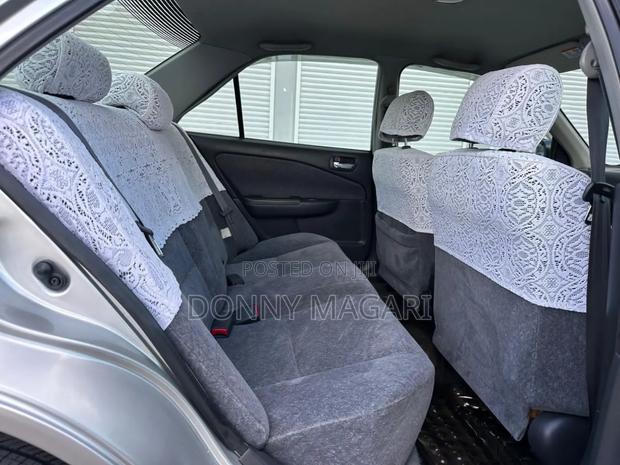 Toyota Carina 2000 Silver