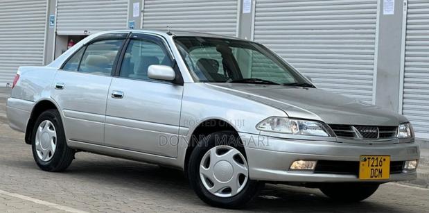 Toyota Carina 2000 Silver