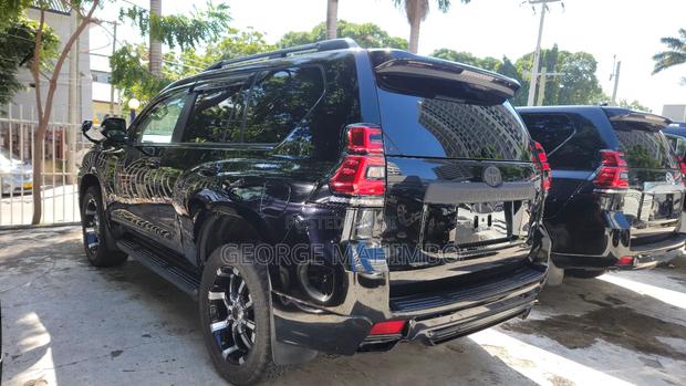 Toyota Land Cruiser Prado 2018 Black