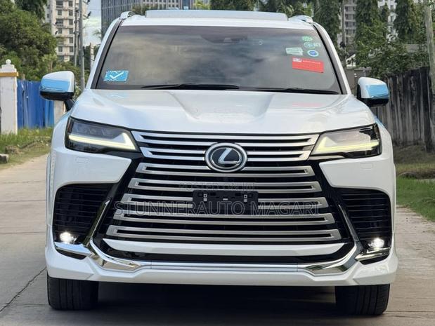 Lexus LX 2023 White