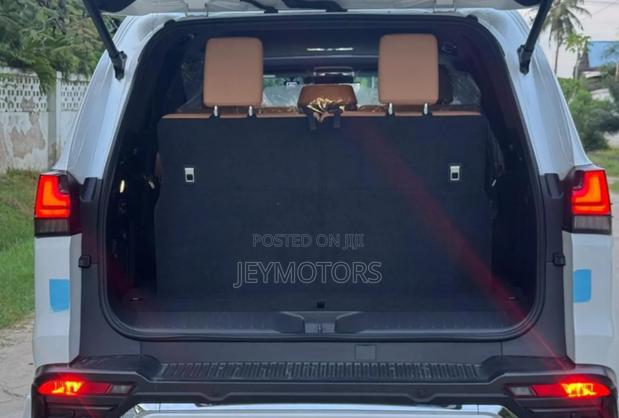 Lexus LX 2023 White
