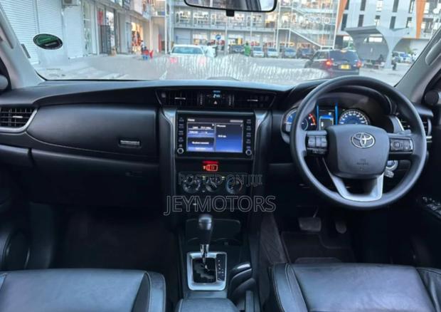 Toyota Fortuner 2023 White