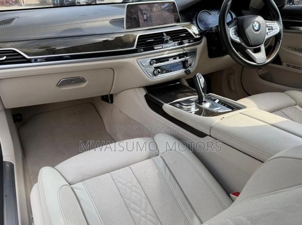 BMW 740 2016 Gray