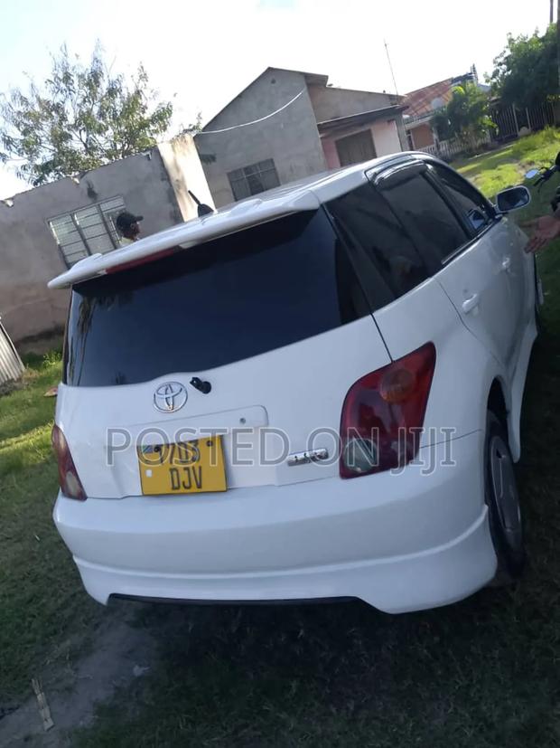 Toyota IST 2003 White