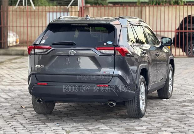 Toyota RAV4 2019 Gray
