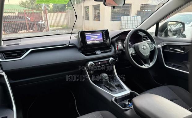 Toyota RAV4 2019 Gray