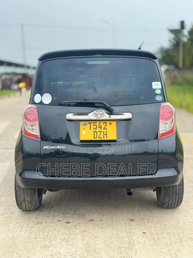 Toyota Ractis 2009 Black