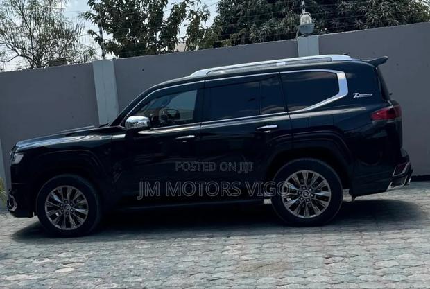 Toyota Land Cruiser 2023 Black