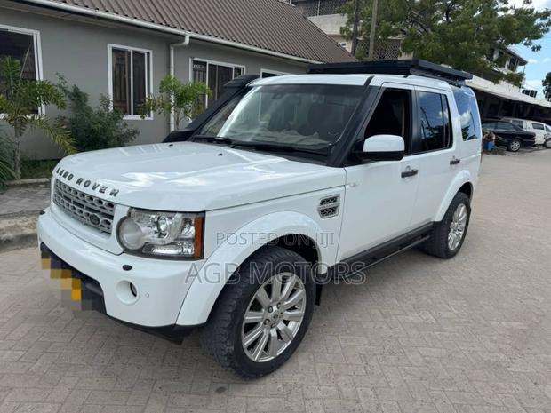 Land Rover Discovery 2014 White