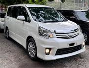 Toyota Noah 2012 White for sale