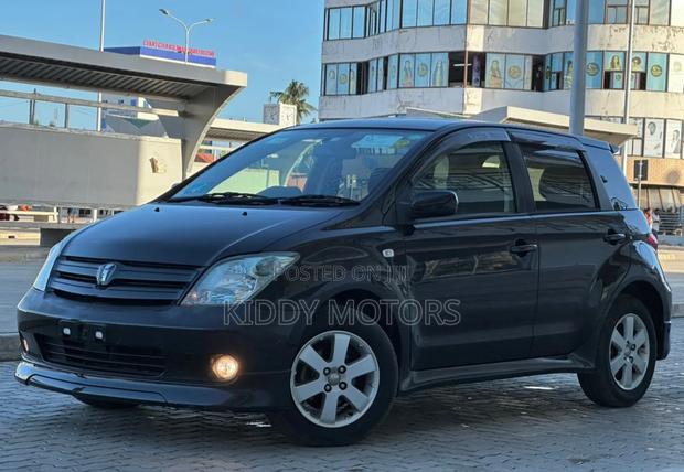 Toyota IST 2004 Black
