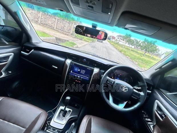 Toyota Fortuner 2018 Black