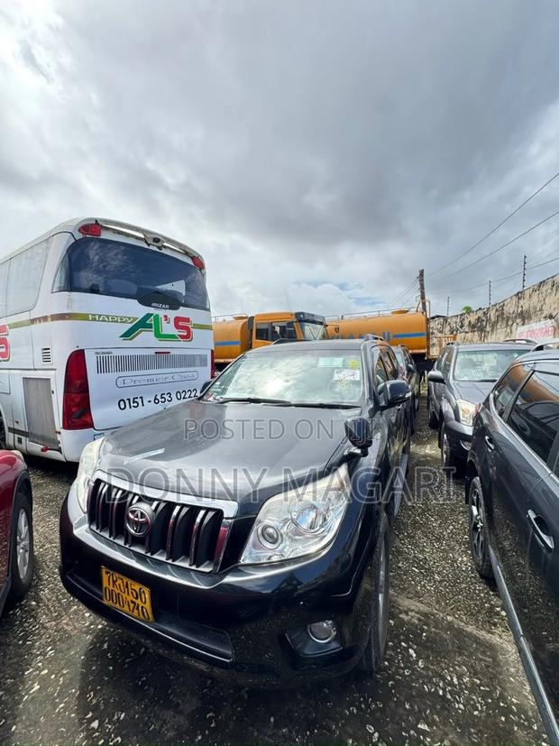 Toyota Land Cruiser Prado 2010 Black