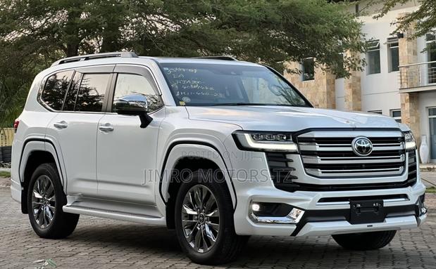 Toyota Land Cruiser 2023 White
