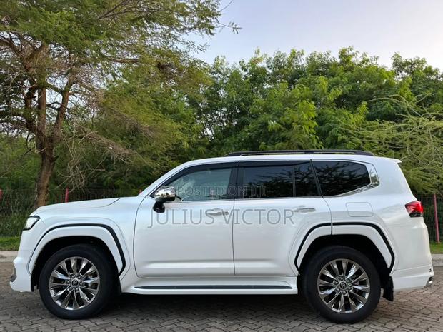 New Toyota Land Cruiser 2023 White