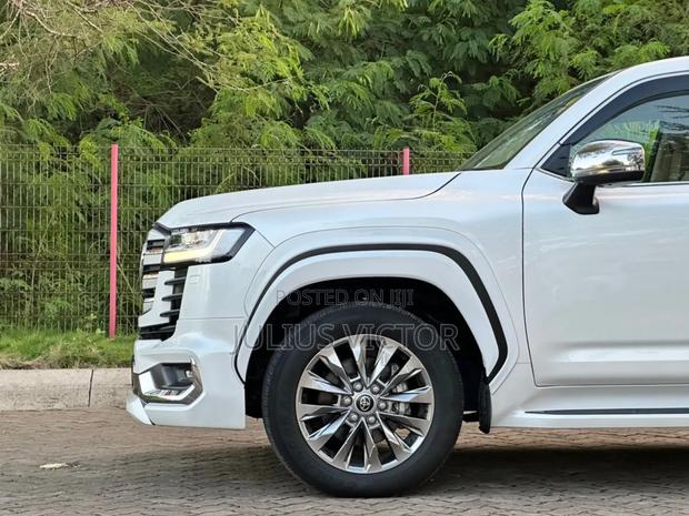 New Toyota Land Cruiser 2023 White