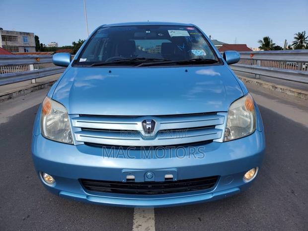 Toyota IST 2005 Blue