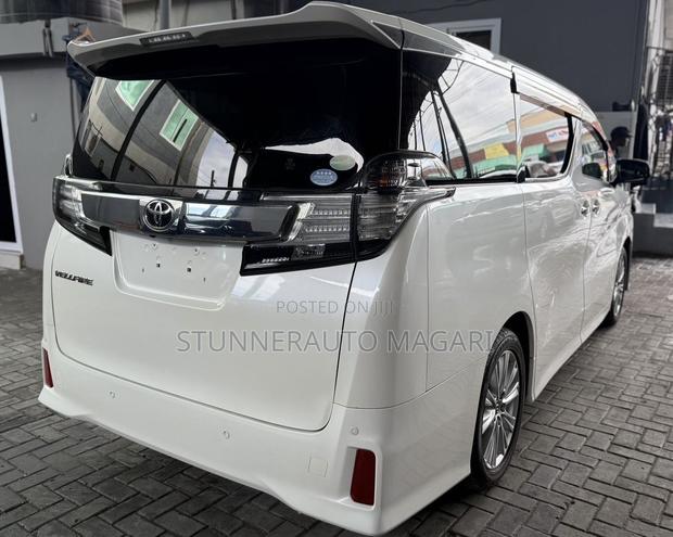 Toyota Vellfire 2019 White