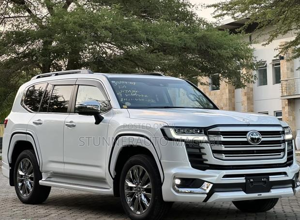 Toyota Land Cruiser 2023 White