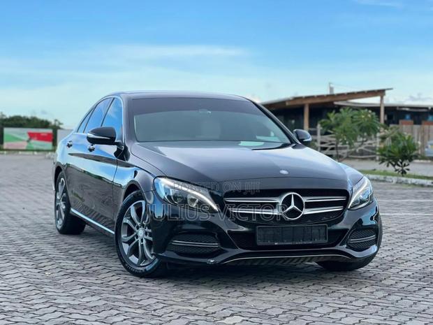 Mercedes-Benz C180 2015 Black
