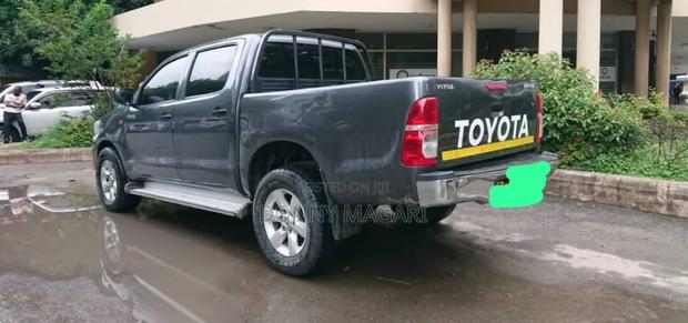 Toyota Hilux 2018 Gray
