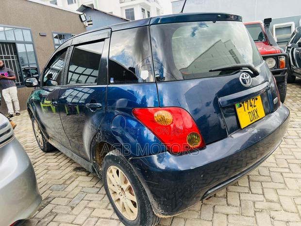 Toyota IST 2004 Blue