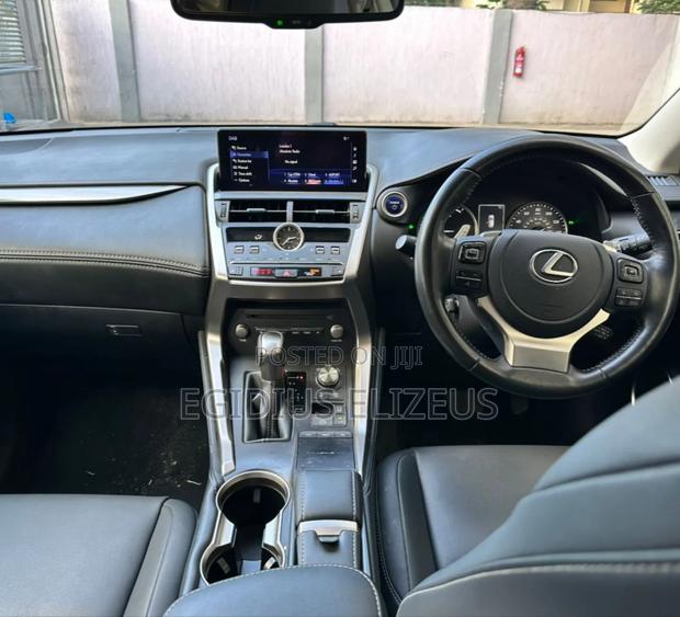 Lexus NX 2019 Silver