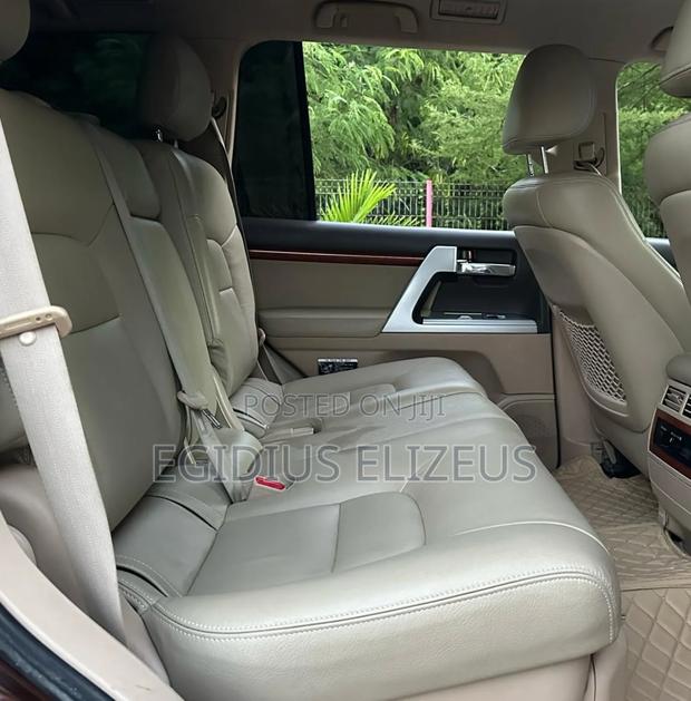 Toyota Land Cruiser 2016