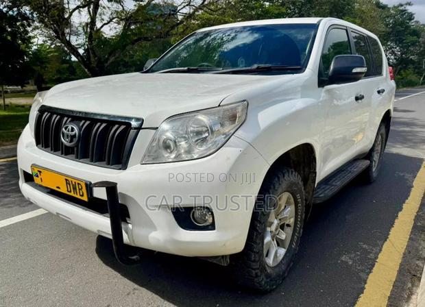 Toyota Land Cruiser Prado 2010 White