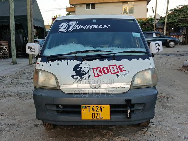 Toyota TownAce 2000 White