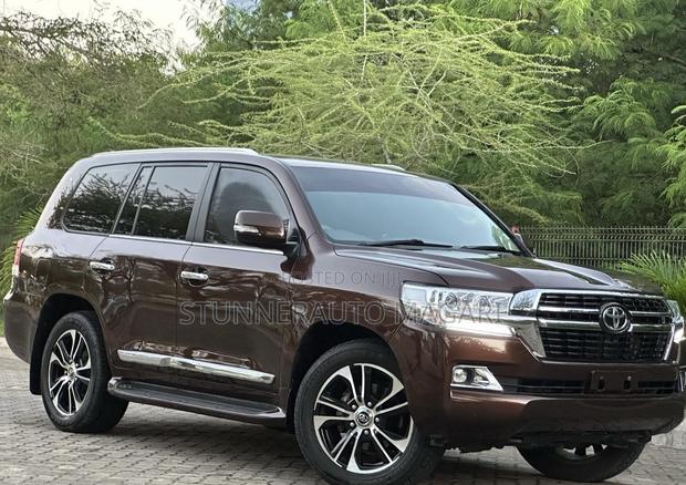 Toyota Land Cruiser 2015 Brown