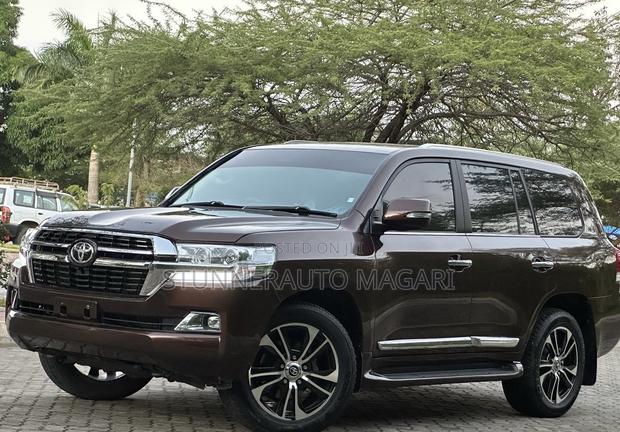 Toyota Land Cruiser 2015 Brown