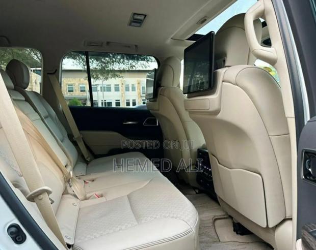 New Toyota Land Cruiser 3.3 Diesel 4WD 2022 White