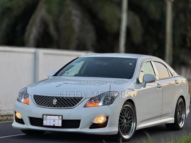 Toyota Crown 2009 Pearl
