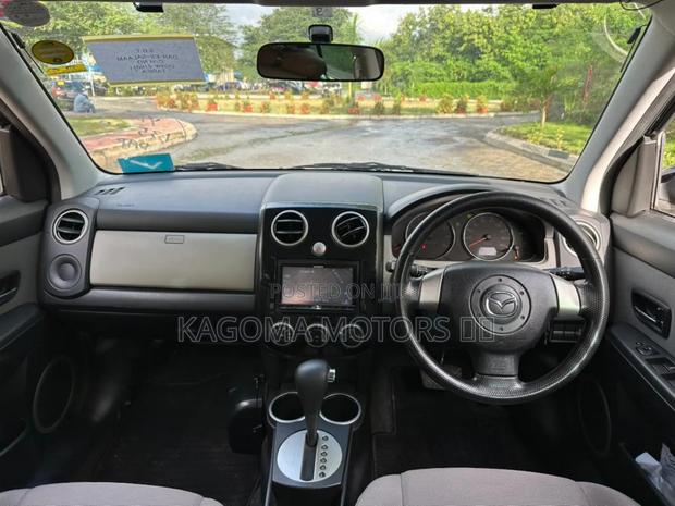 Mazda Verisa 2009 White