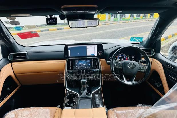 New Lexus LX 2024 White