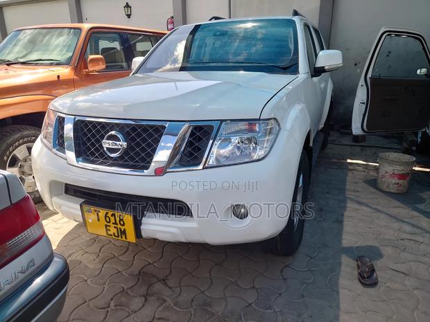 Nissan Elgrand 2006 White