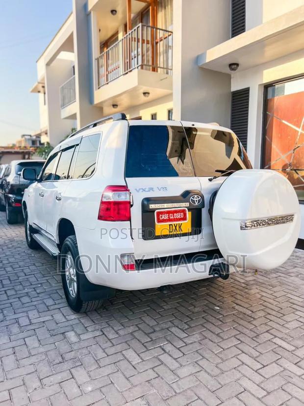 Toyota Land Cruiser Prado 2014 White