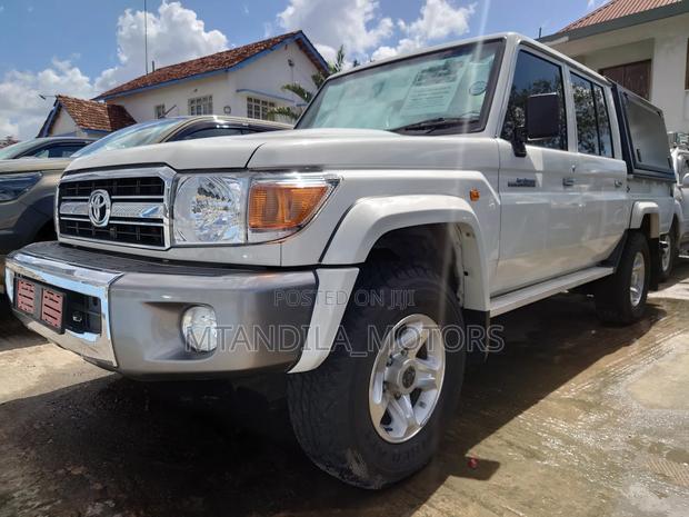 Toyota Land Cruiser 2019 White