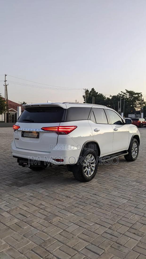 Toyota Fortuner 2021 Pearl