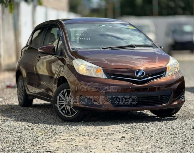 Toyota Vitz 2014 Brown