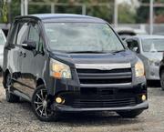 Toyota Noah 2.0 143hp AWD (7 Seater) 2007 Black for sale