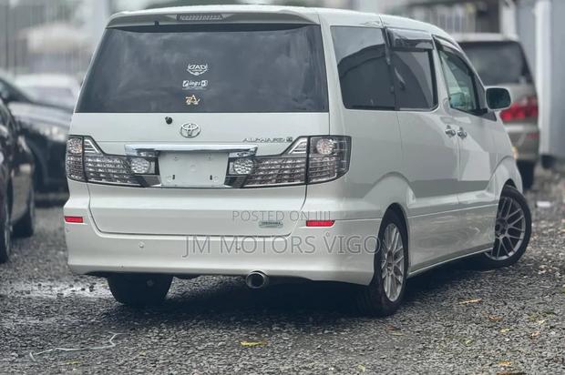 Toyota Alphard 2.4 Petrol FWD 2007 Pearl