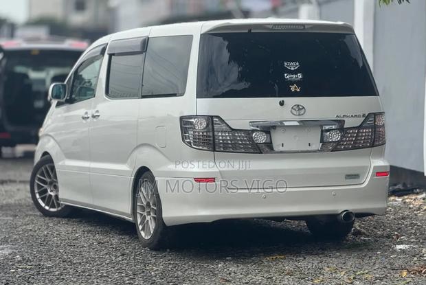 Toyota Alphard 2.4 Petrol FWD 2007 Pearl