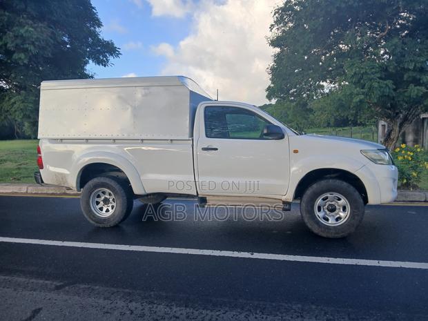 Toyota Hilux 2014 White